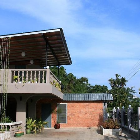 Morning Glory Guest House Кучинг Экстерьер фото