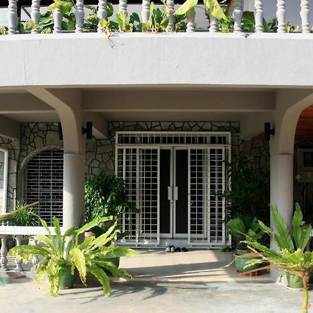 Morning Glory Guest House Кучинг Экстерьер фото