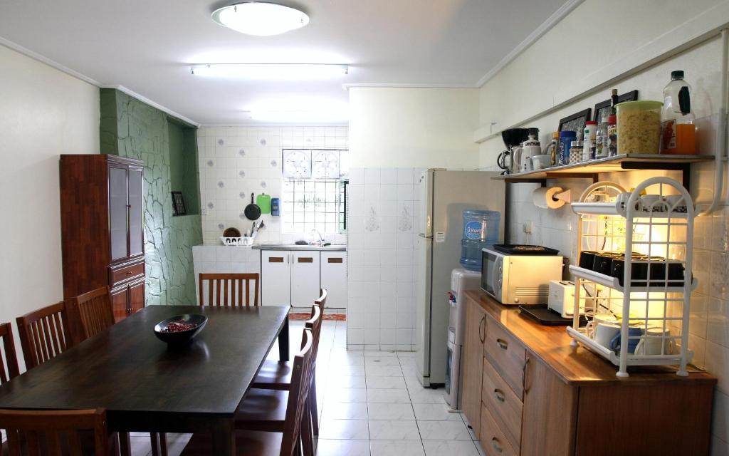 Morning Glory Guest House Кучинг Экстерьер фото